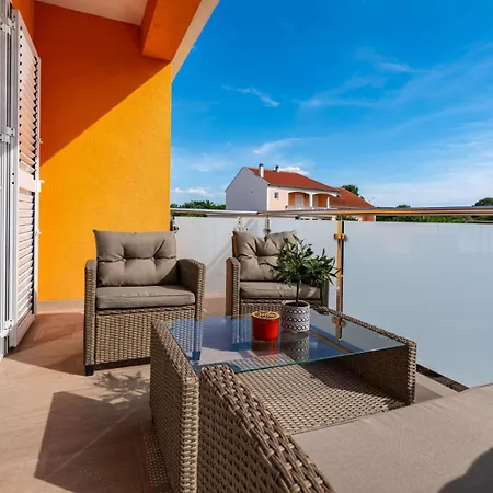 Mendula Zadarvillas *