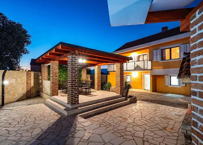 Mendula Zadarvillas * Pridraga