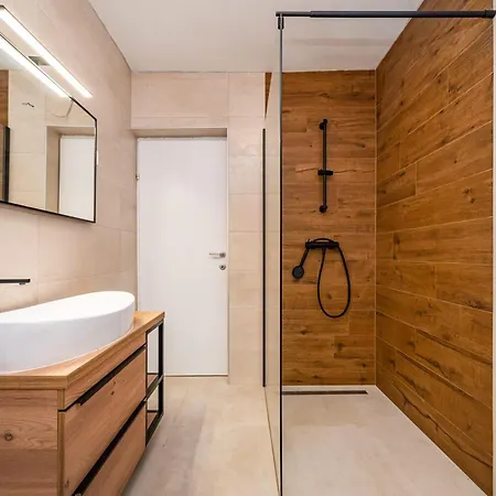 Mendula Zadarvillas *